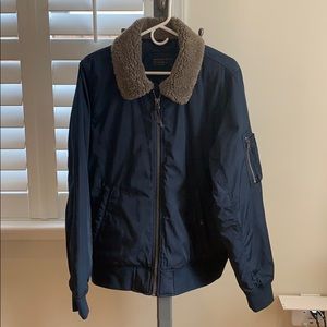 Medium-weight Jacket w/ Faux Fur Collar